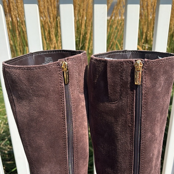 Vince Camuto Brown Suede Zip Boots Never Worn Size 7 - Picture 6 of 8